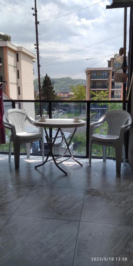 Bright And Cozy Apartment Batumi Exteriör bild